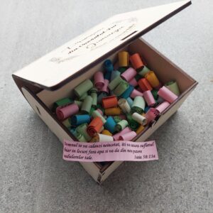 Cutie din placaj cu versete biblice de încurajare